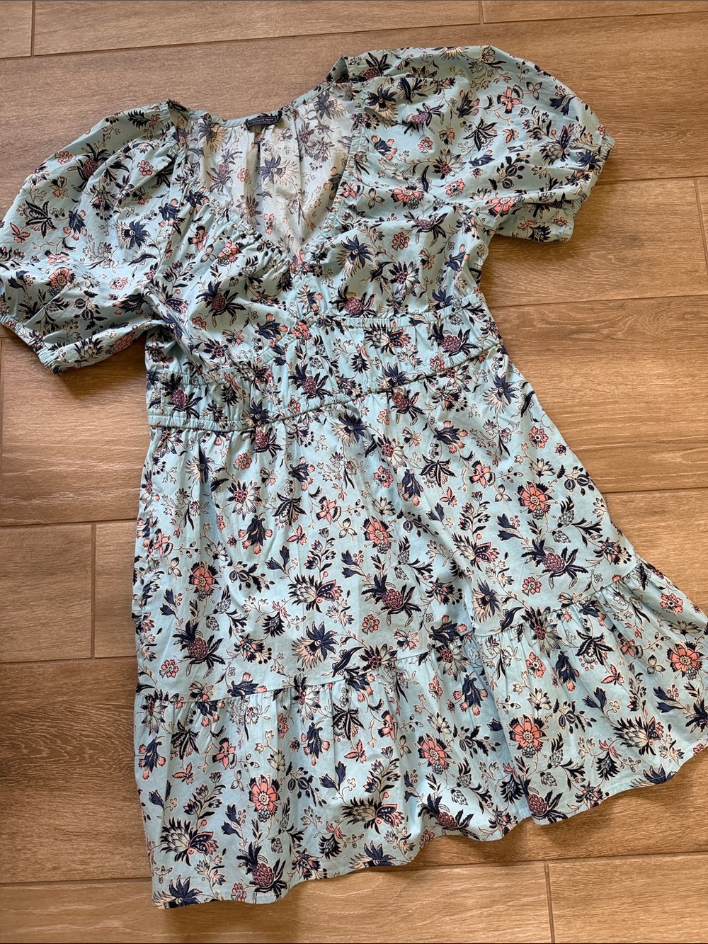 Vineyard Vines Floral Dress with pockets Large